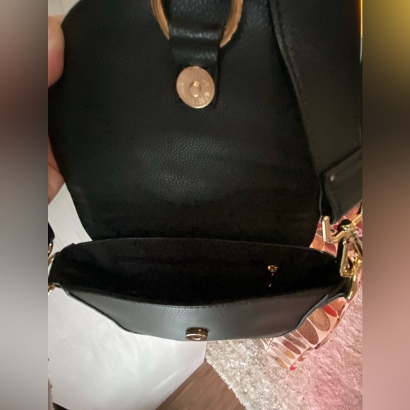 Black purse - Picture 3 of 4